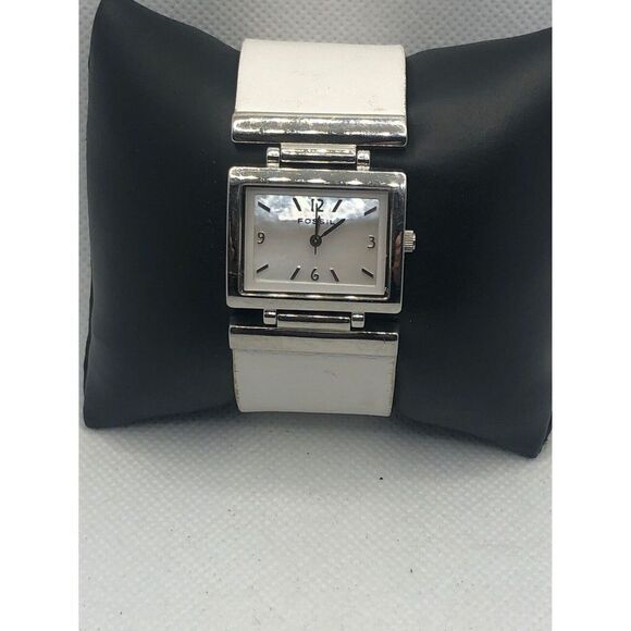 Fossil ES1838 Women's White Leather Analog White Dial Quartz Genuine Watch CM33 - Picture 1 of 9